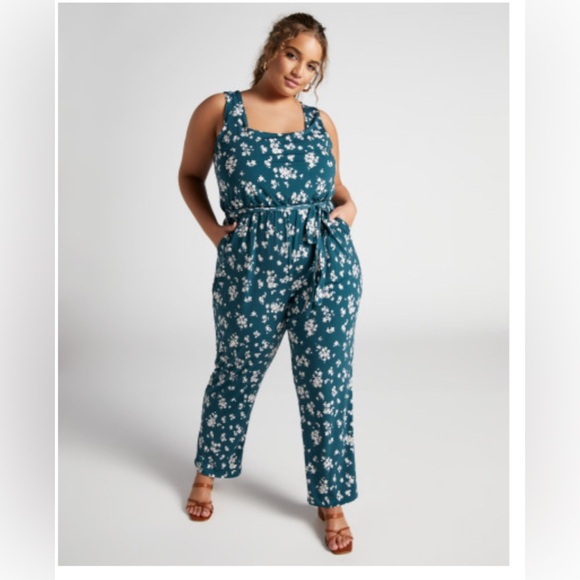 Wide leg jumpsuit. - Picture 1 of 12